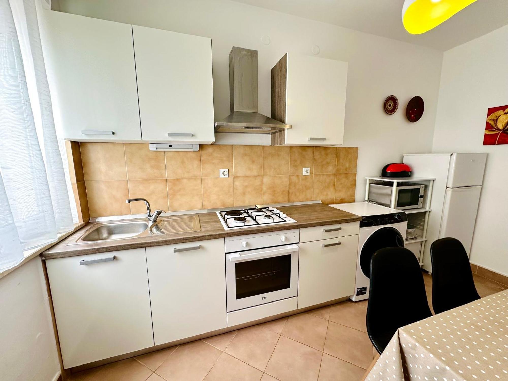 Spacious Family Apartment Near The Beach 마카르스카 외부 사진