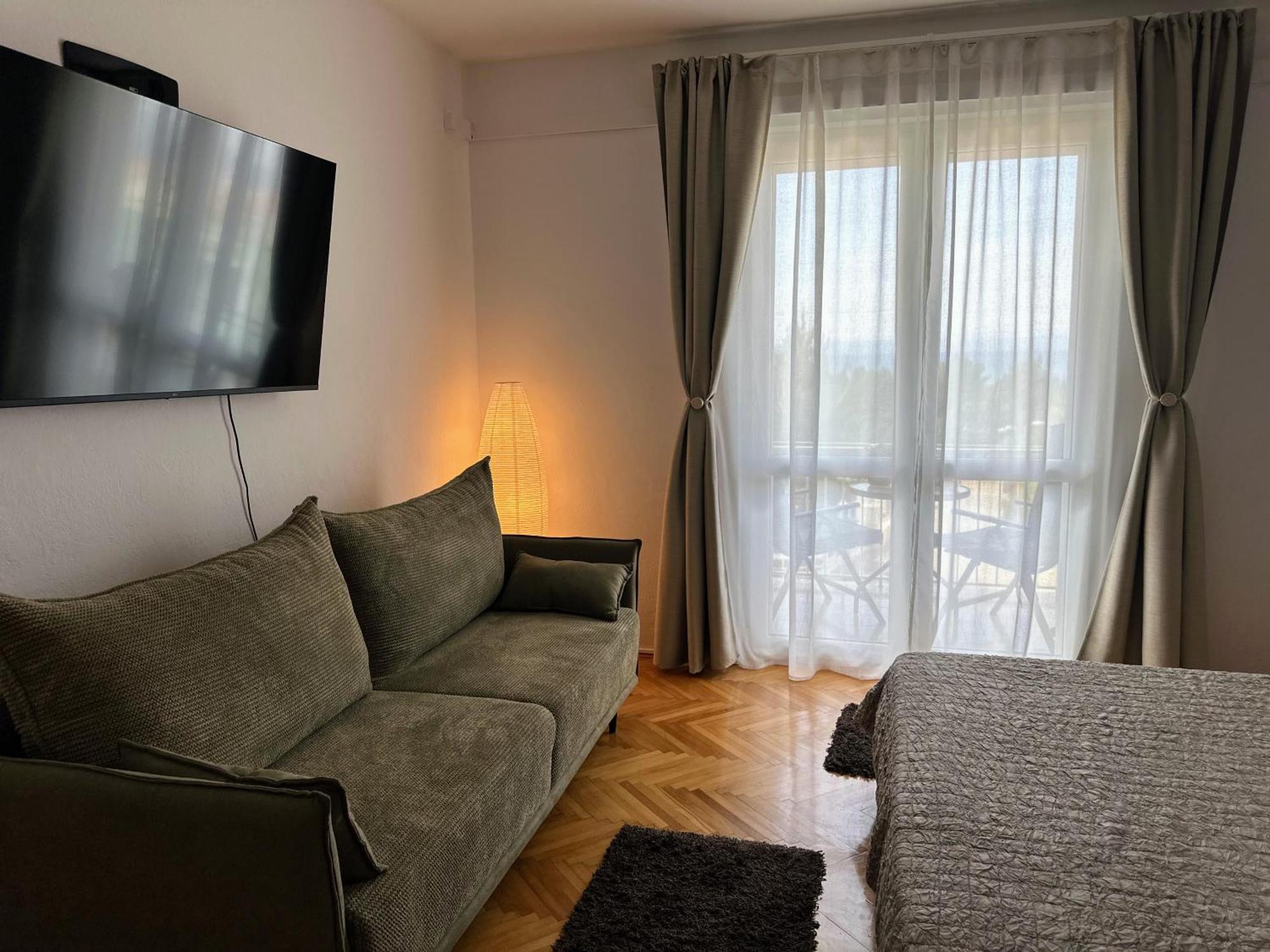 Spacious Family Apartment Near The Beach 마카르스카 외부 사진