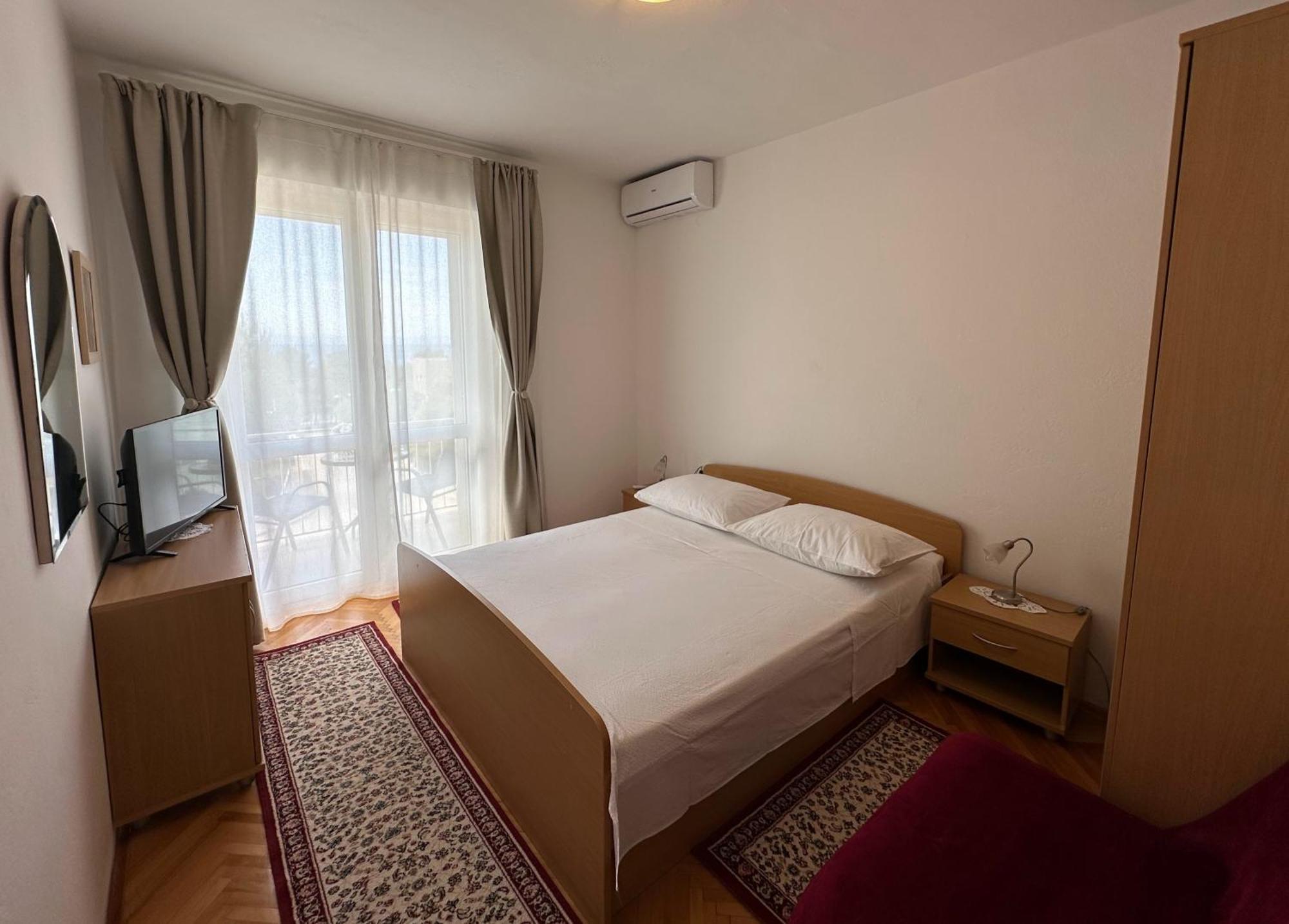 Spacious Family Apartment Near The Beach 마카르스카 외부 사진